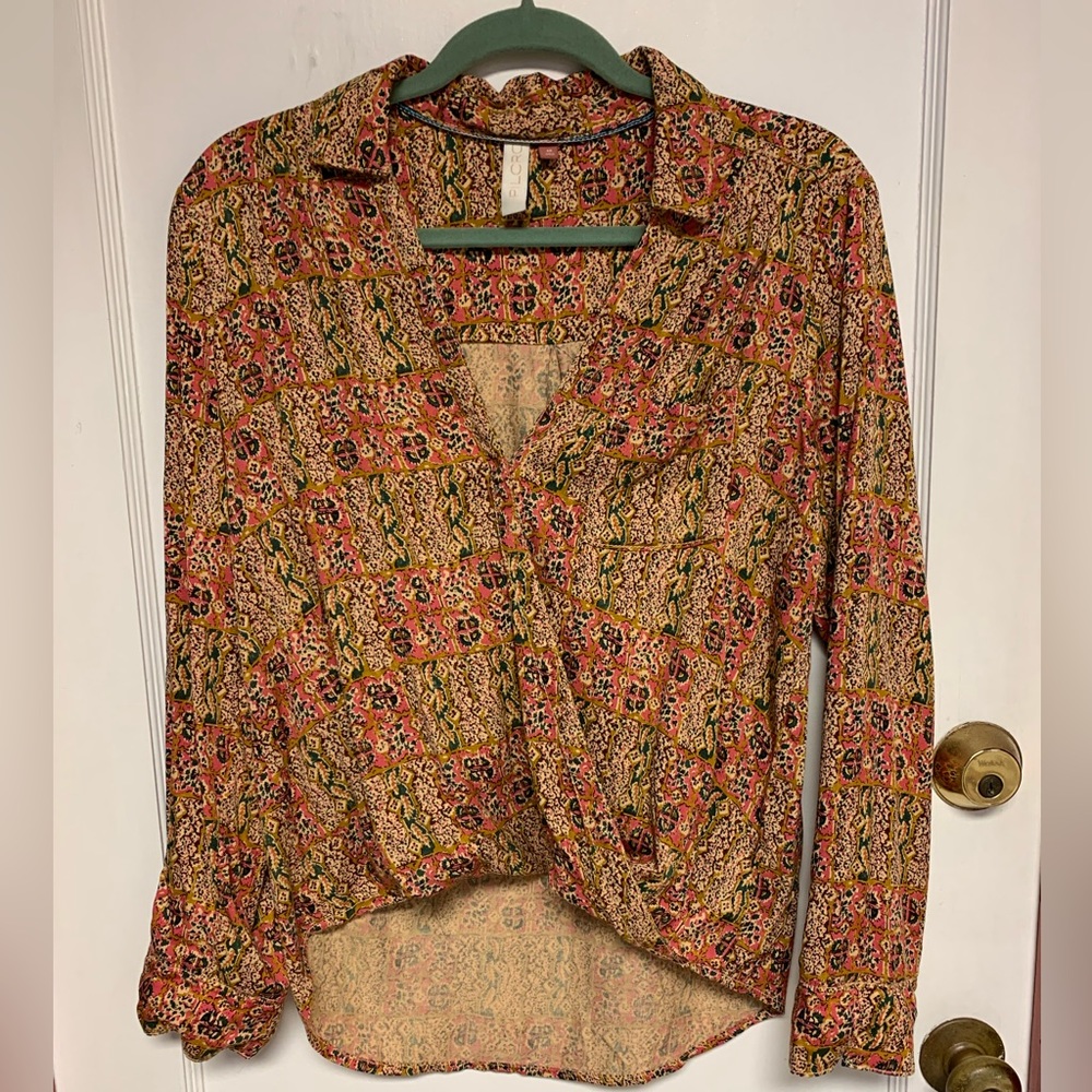 PILCRO TISHA SURPLICE BLOUSE